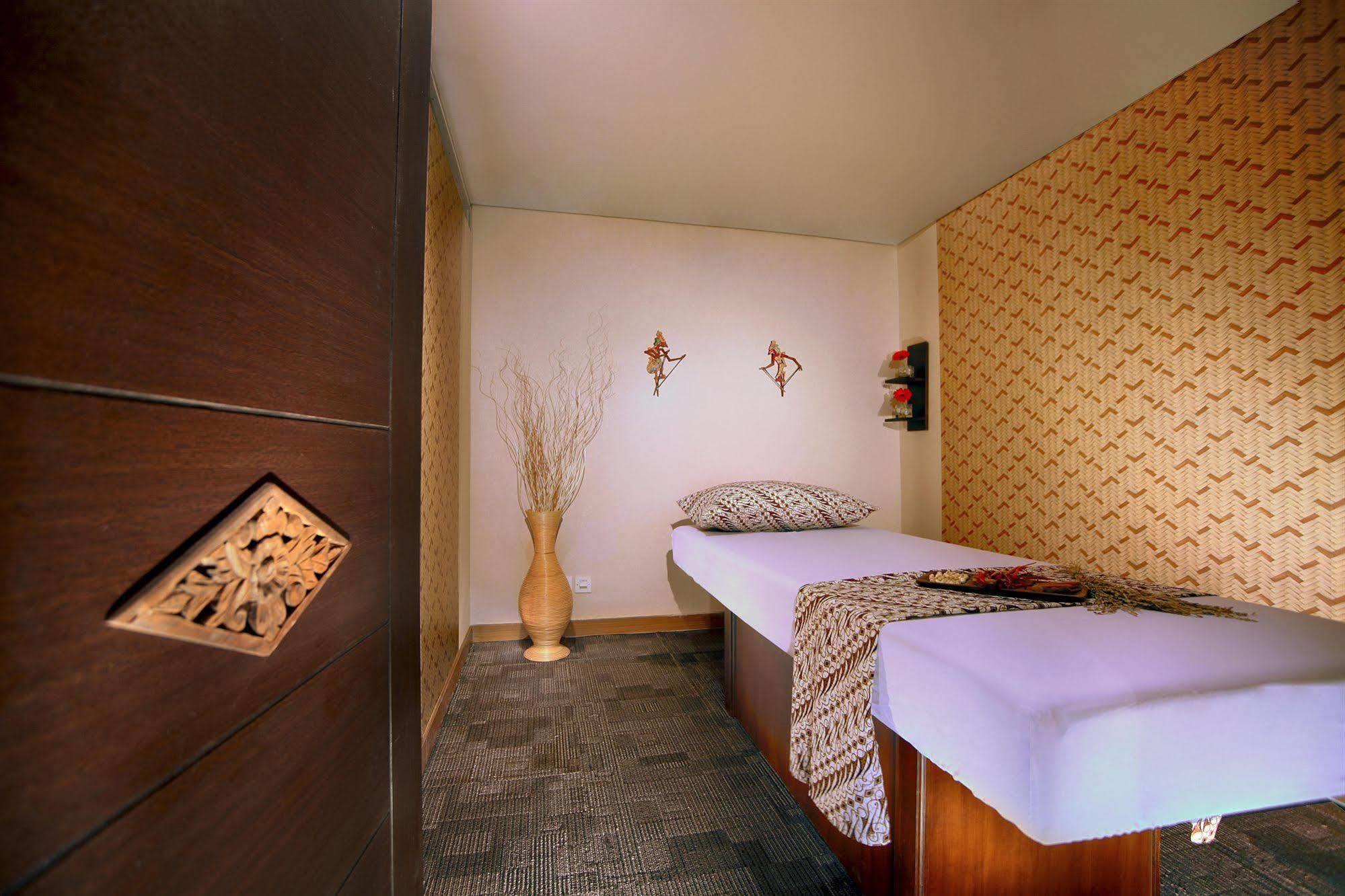 Atria Hotel Malang Eksteriør billede